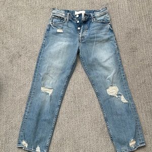 Distressed Mother ankle jeans!!! Size 28. Slight stretch. So comfy and cute.